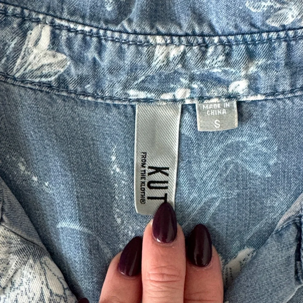 🌼KUT FROM THE KLOTH🌼 Blue Floral Denim Chambray Shirt - Picture 2 of 6